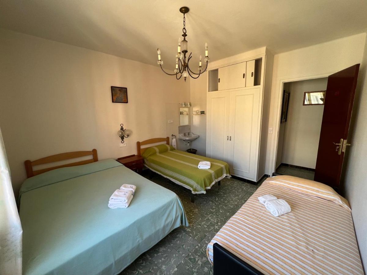 Hostal Zurich Sant Feliu de Guíxols Exterior foto