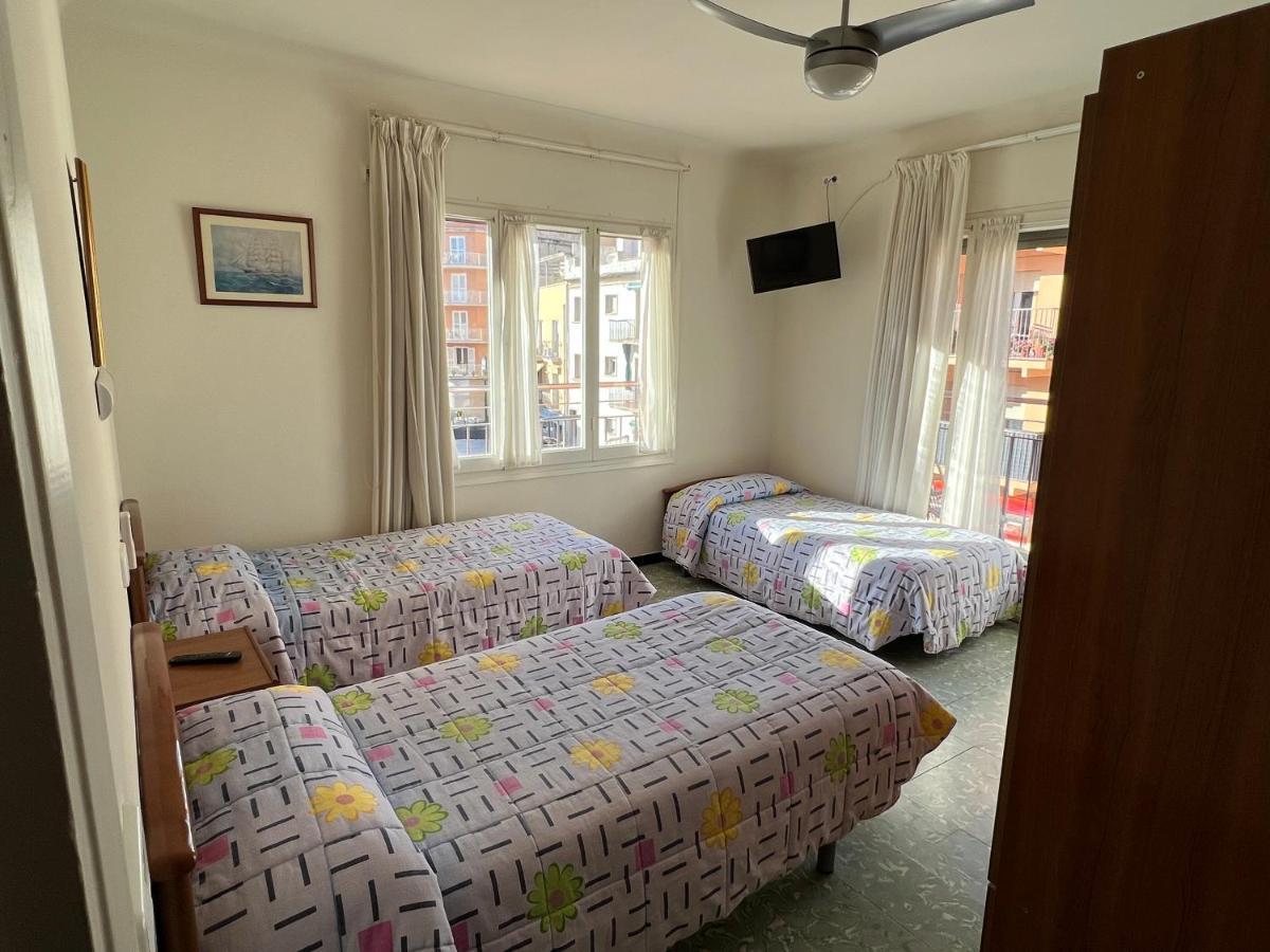 Hostal Zurich Sant Feliu de Guíxols Exterior foto