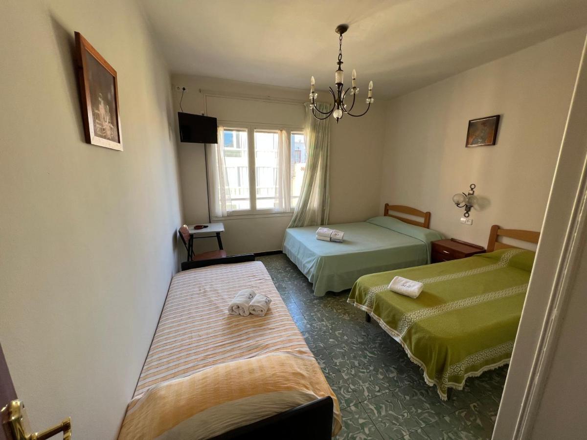 Hostal Zurich Sant Feliu de Guíxols Exterior foto