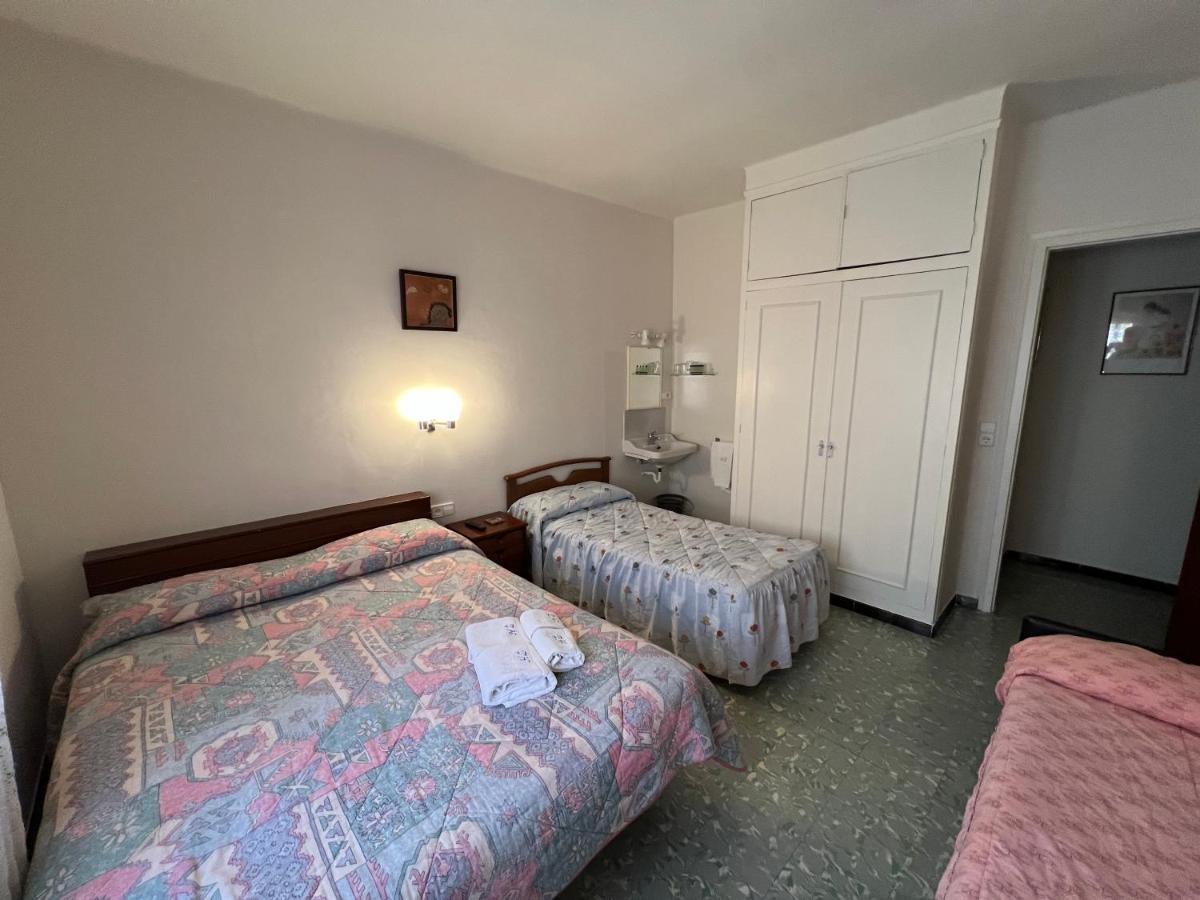 Hostal Zurich Sant Feliu de Guíxols Exterior foto